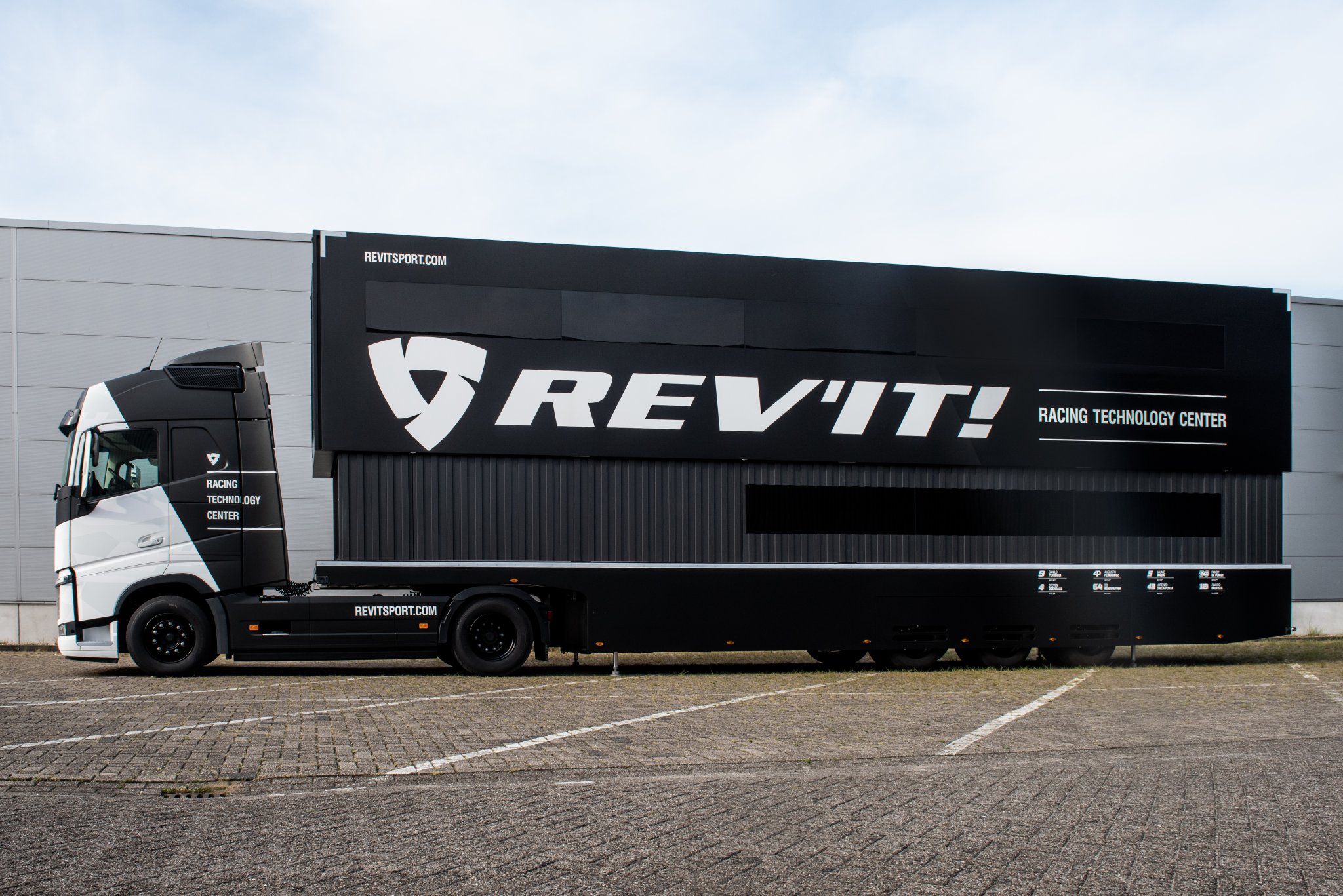 REV'IT! 赛车技术中心丨Martijn Frank Dirks-16