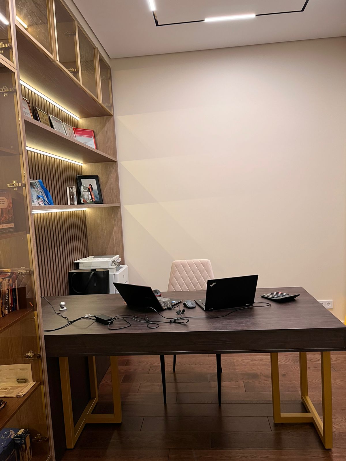 Реализованный дом 150 м2 в Подмосковье. Дизайн-проект интерьера + комплектация материалами, мебелью, светом и другими элементами-9