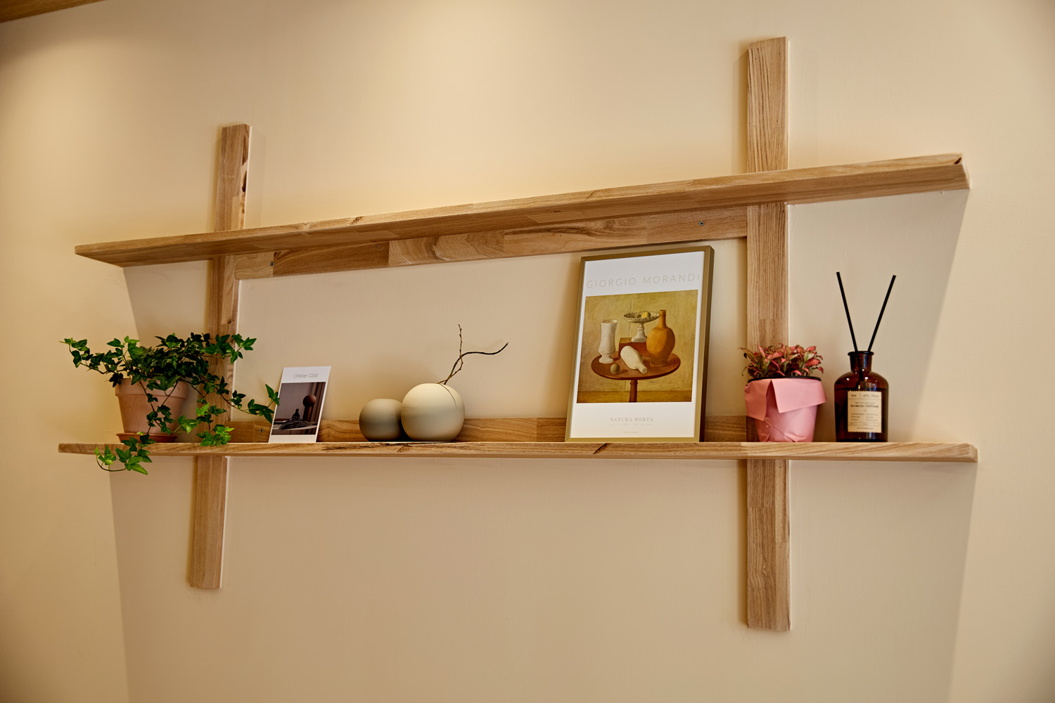 13 坪天安咖啡馆 | 明亮温馨的白色&木质空间-11