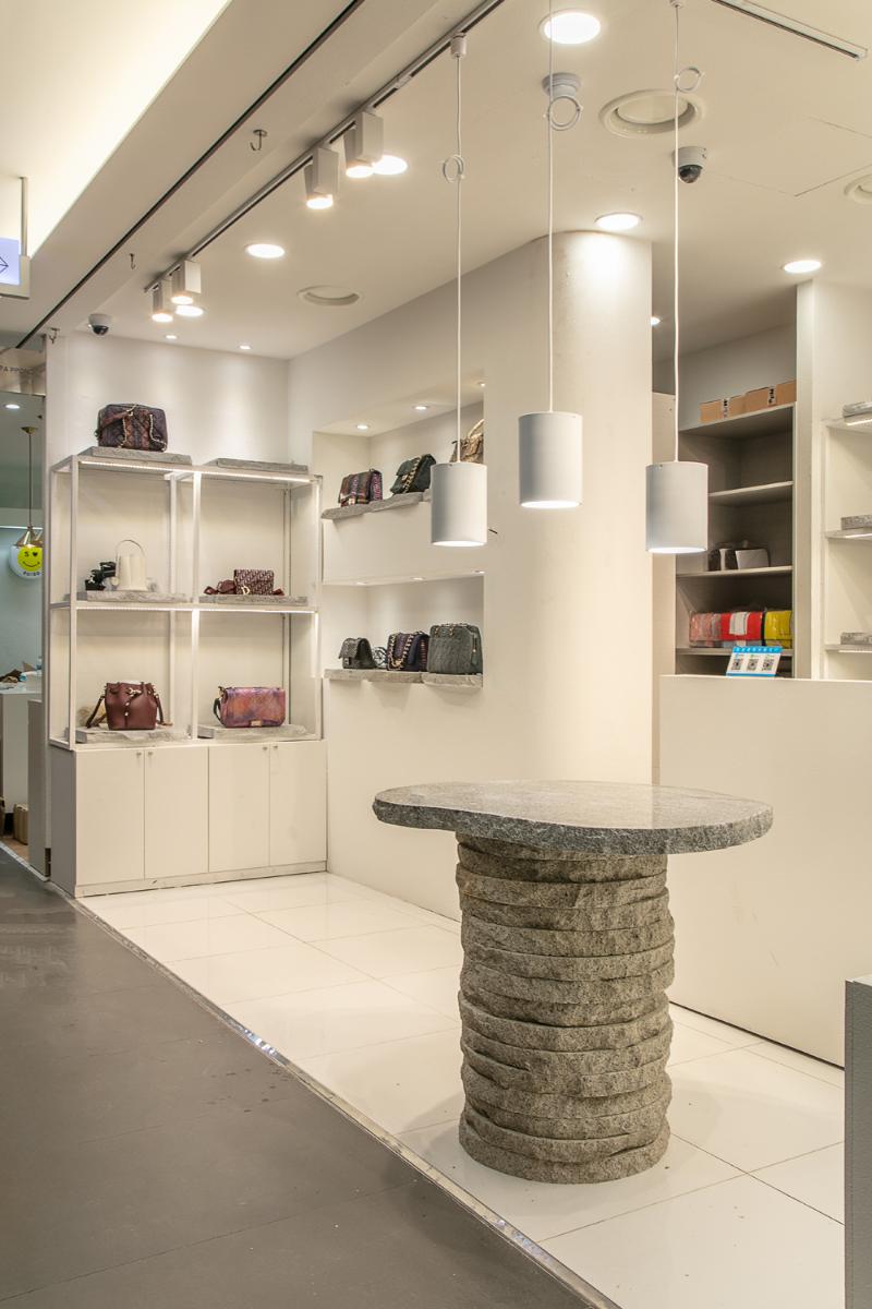 首尔 APM 商场精致小巧的白色调三维空间设计-6