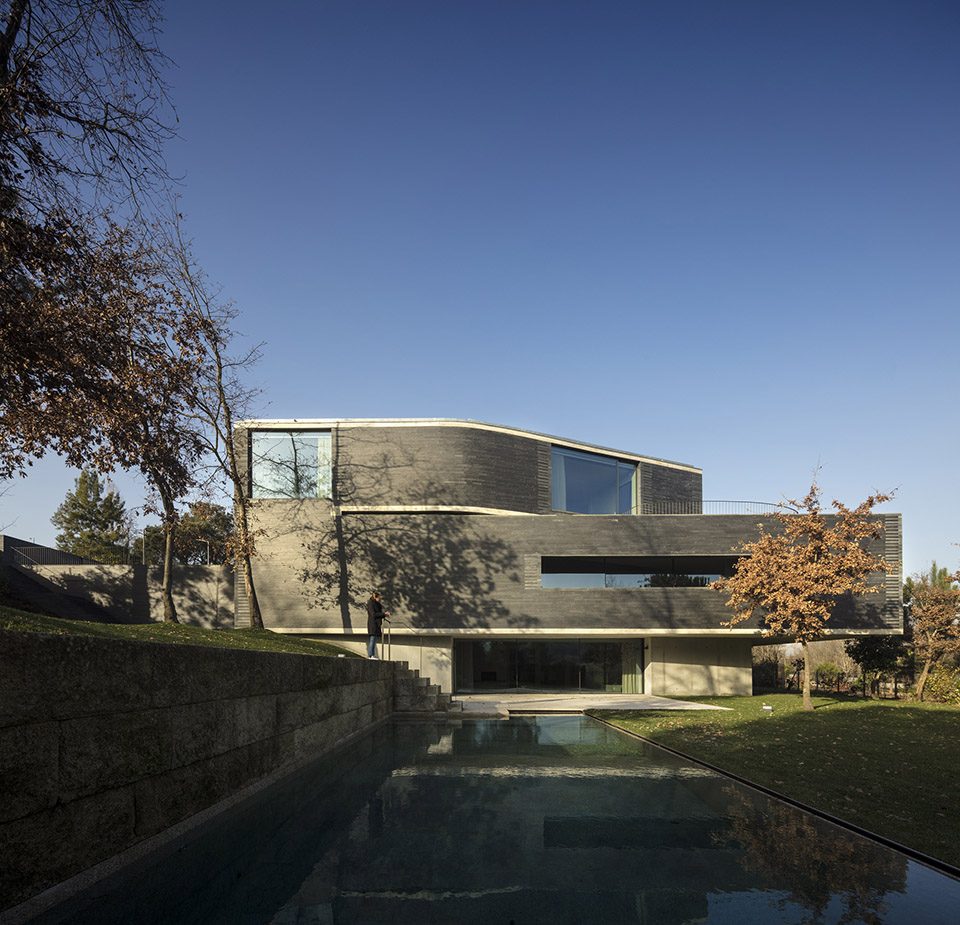 葡萄牙 RPFV 别墅,融入自然与历史的现代住宅设计-14