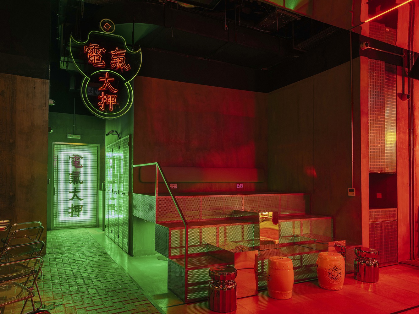 Electric Pawn Shop · 复古未来主义酒吧设计丨Accent Design Group-24