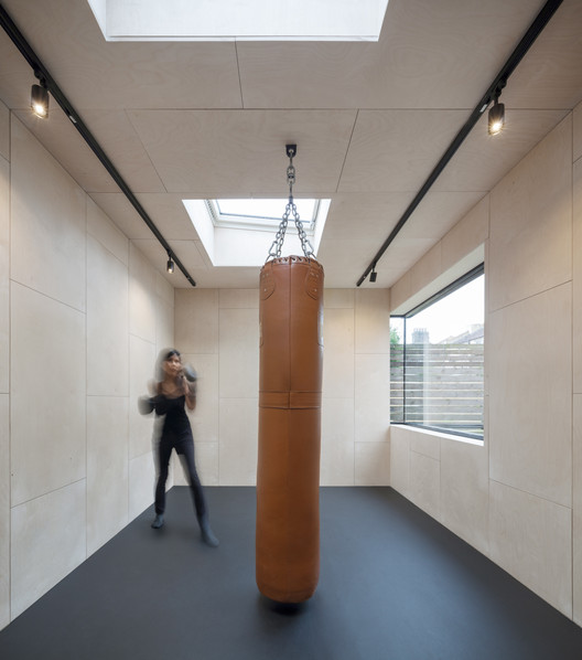 Garden Studio Gym in North London  EASTWEST ARCHITECTURE-1