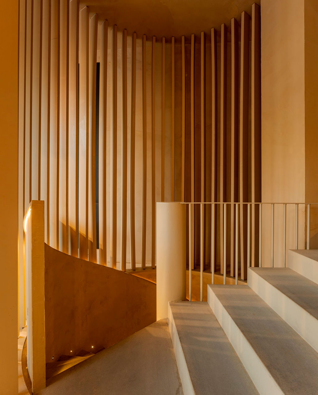 "葡萄牙波尔图 BMCAR 宝马展示厅 | 家的概念,温馨的汽车体验"-21