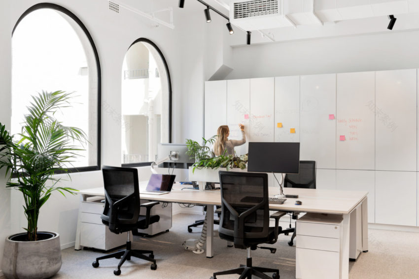 Australian Maximus Offices created by Siren Design to give business consultants a dynamic, modern workspace 由Siren设计公司创建的澳大利亚Maximus办公室,为商业顾问提供一个动态的、现代的工作空间-21