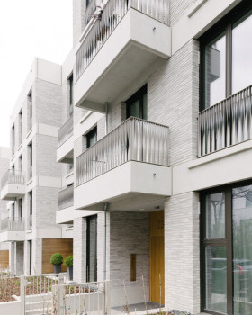 汉堡 Alster 河畔的现代“Alsterterrassen”建筑丨德国汉堡丨blrm Architekt*innen