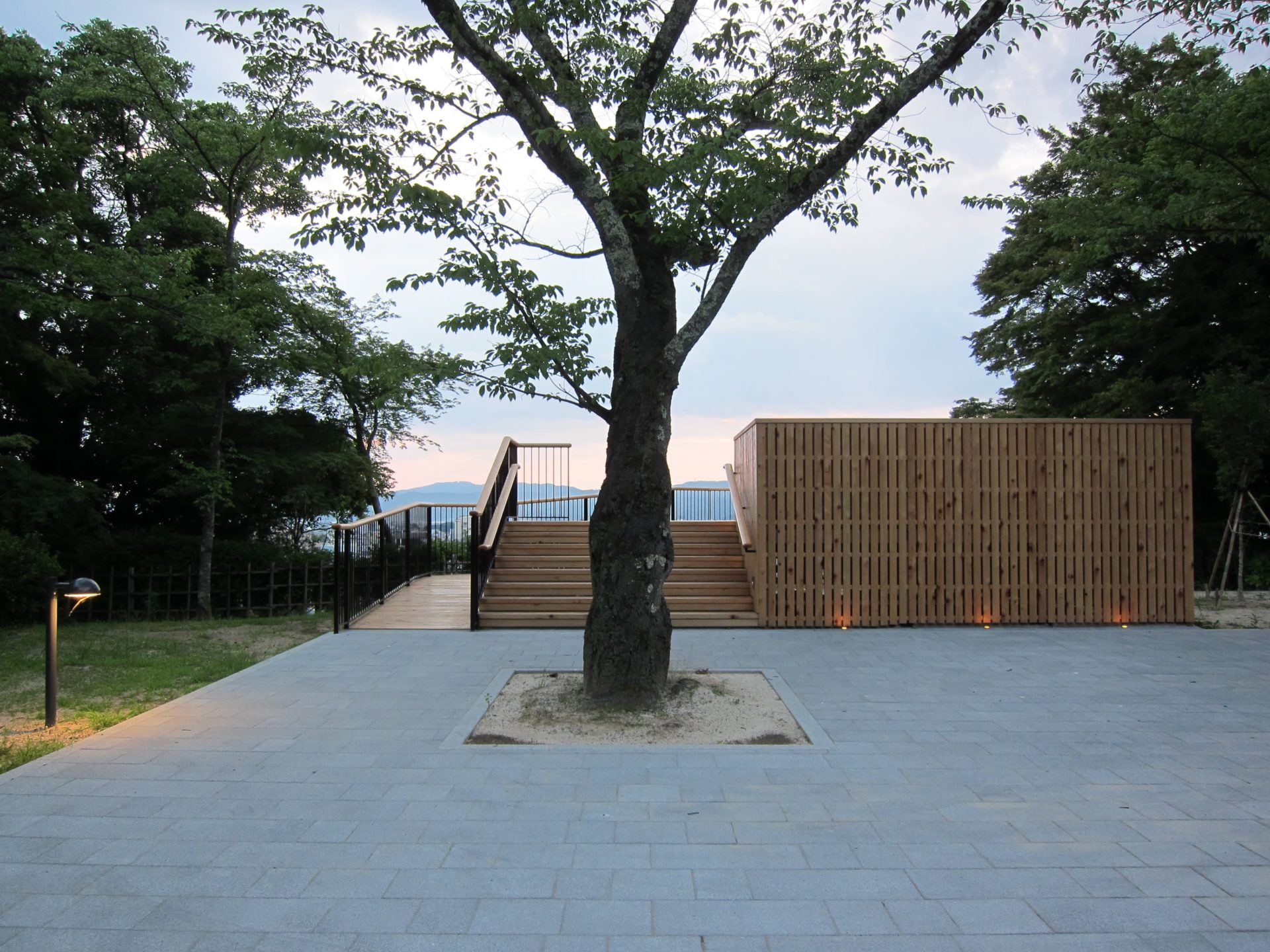 小丸山城址公園の照明デザイン丨計画情報研究所,橋本建築造園設計,能登デザイン室,家山真建築研究室-17