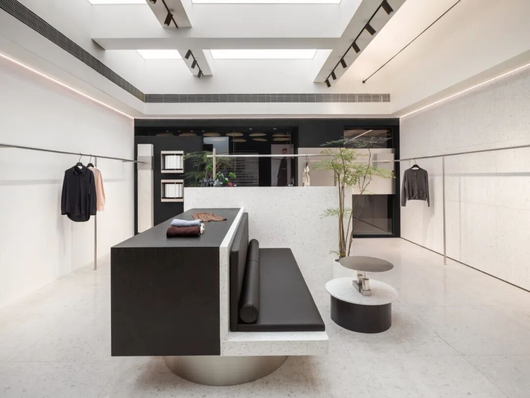 时空的几何叙事｜DOLARIERIRetailStore-40