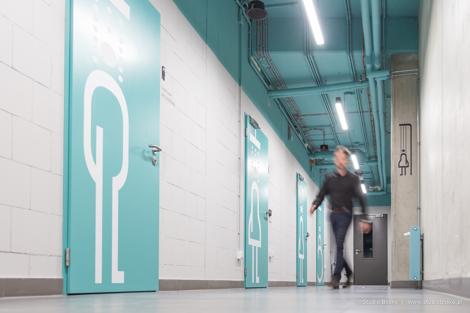 普鲁德尼中心-环境标识设计-12