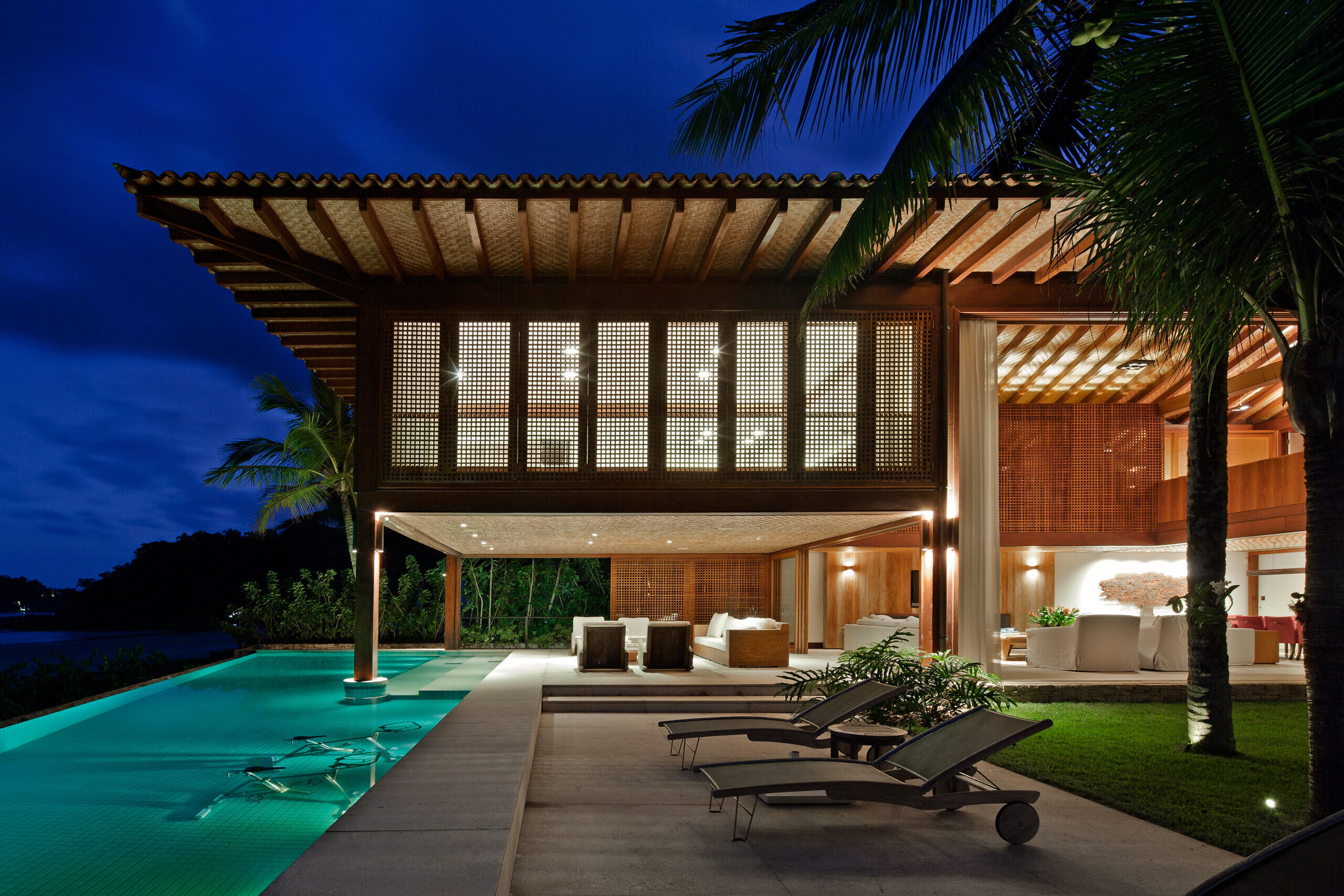 ML住宅

注：由于ML没有更多背景信息难以准确判断其具体指代，这里按一般情况保留英文缩写若有更详细的信息，可进一步完善翻译 丨PortugalPorto丨Bernardes + Jacobsen Arquitetura-38