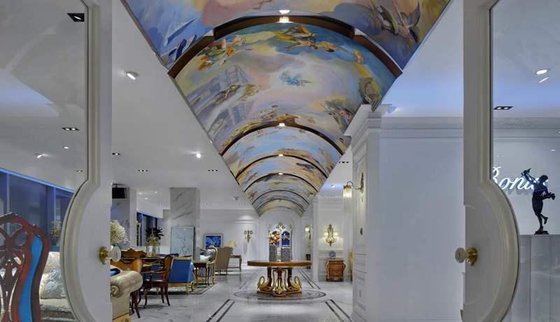 《罗密欧与朱丽叶》启示的意大利家具展厅-9