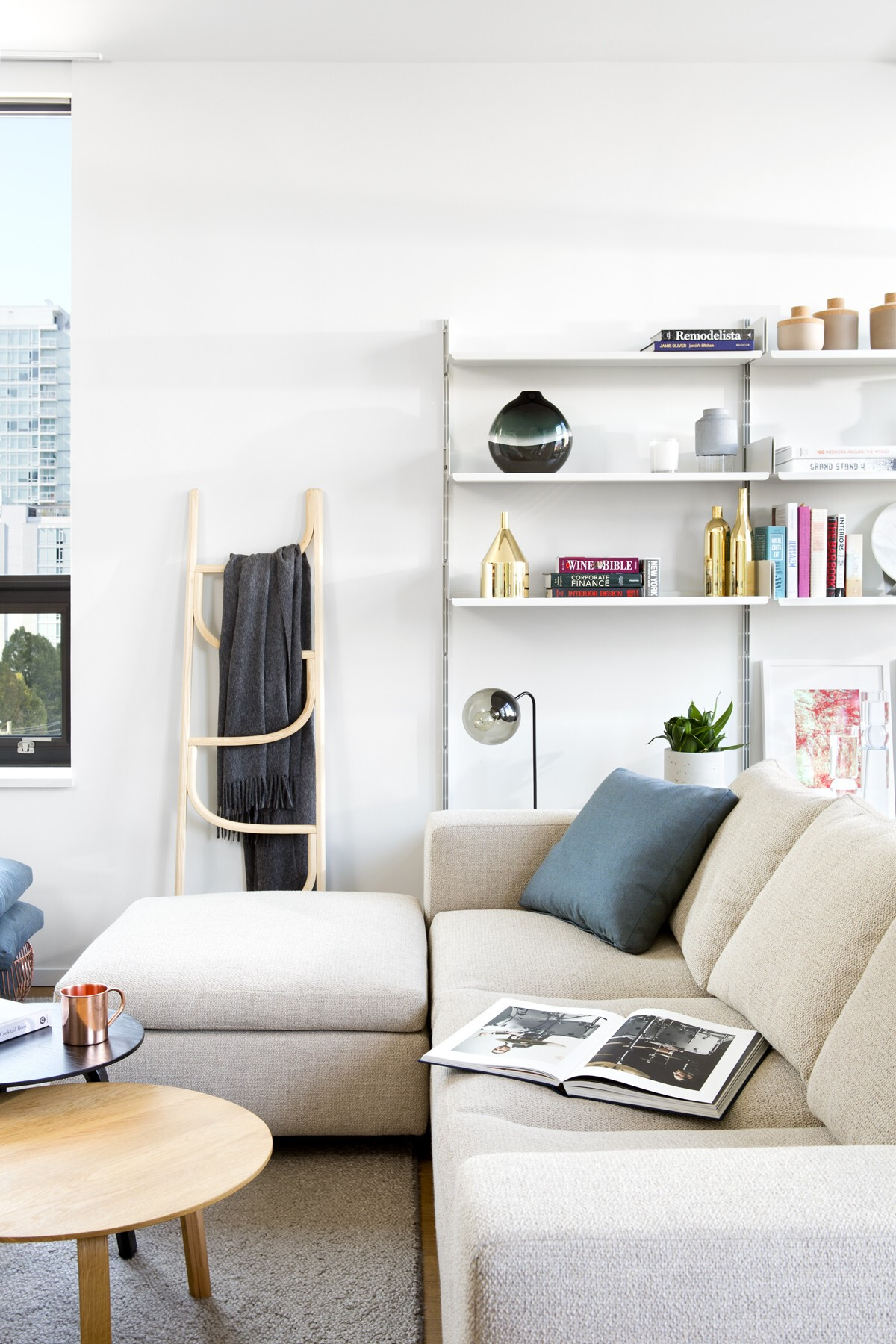 温哥华工业风公寓 | 打造开放空间,强调运动主题-21