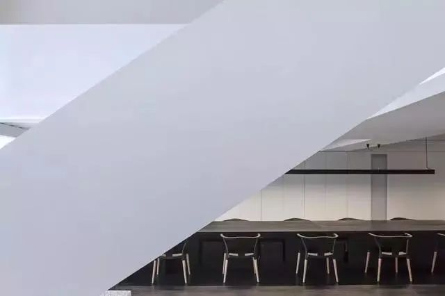 静谧时尚|灰色调办公空间-75