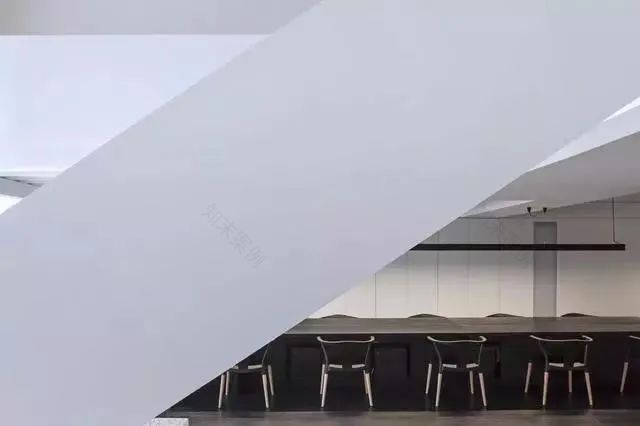 静谧时尚|灰色调办公空间-75