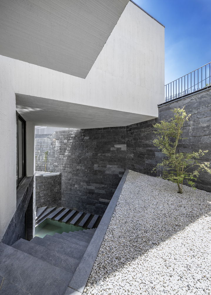 梦幻与逻辑的碰撞 · 山间别墅建筑设计丨Saeid Khan-25