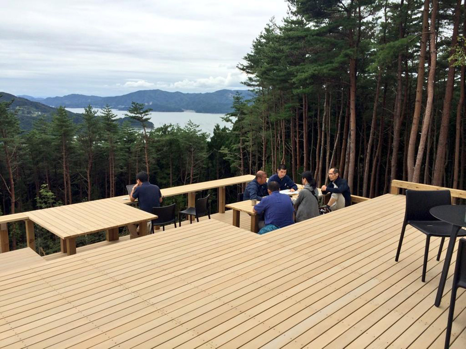 箱根山半山腰的漂浮甲板·陸前高田市民公园丨日本岩手-32