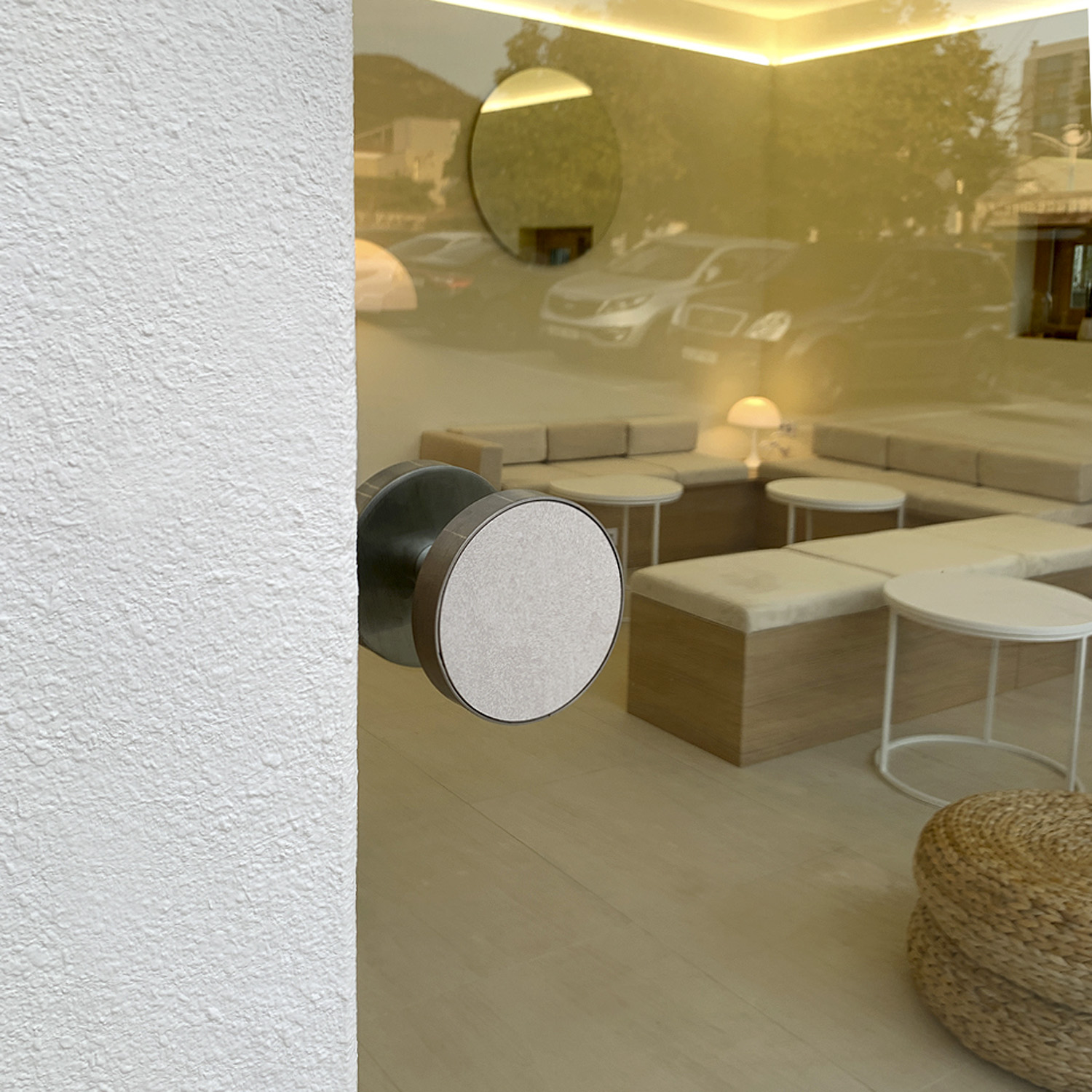 首尔“白洞”咖啡馆，简约风 12 坪空间设计-11