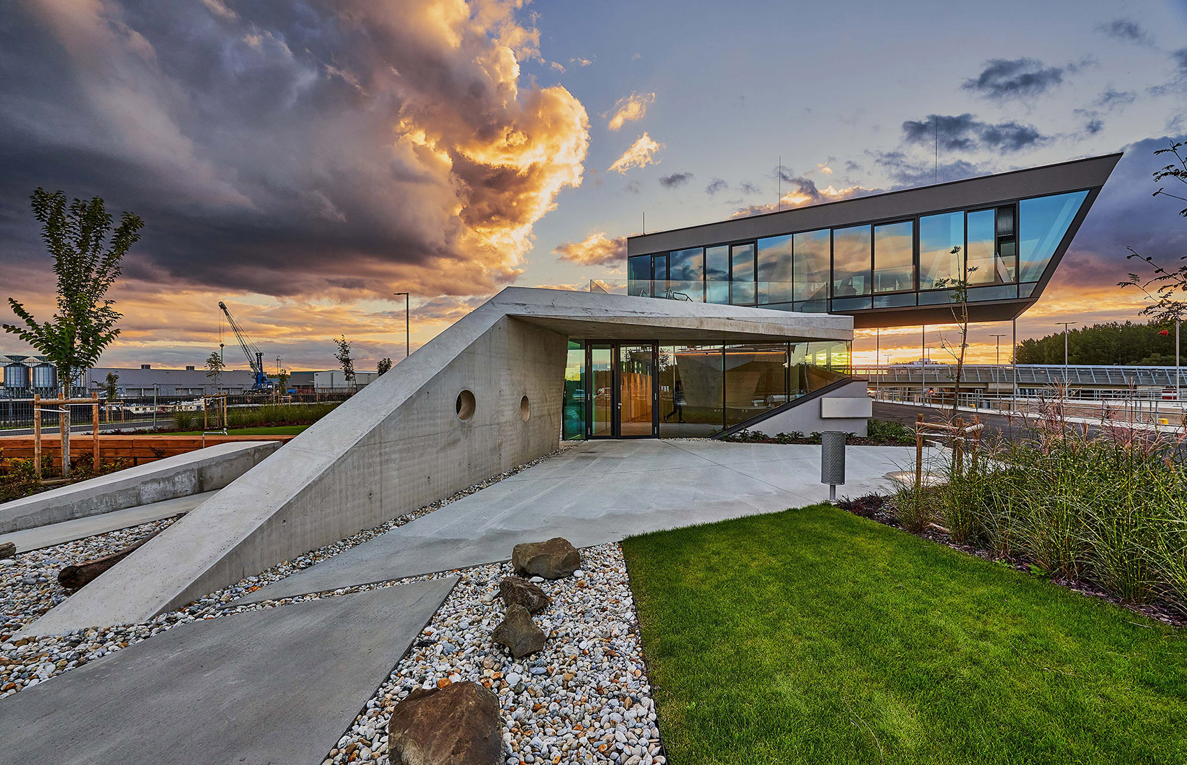 匈牙利 MosoniDanube 防洪闸门控制大楼丨TÉRHÁLÓZAT-49