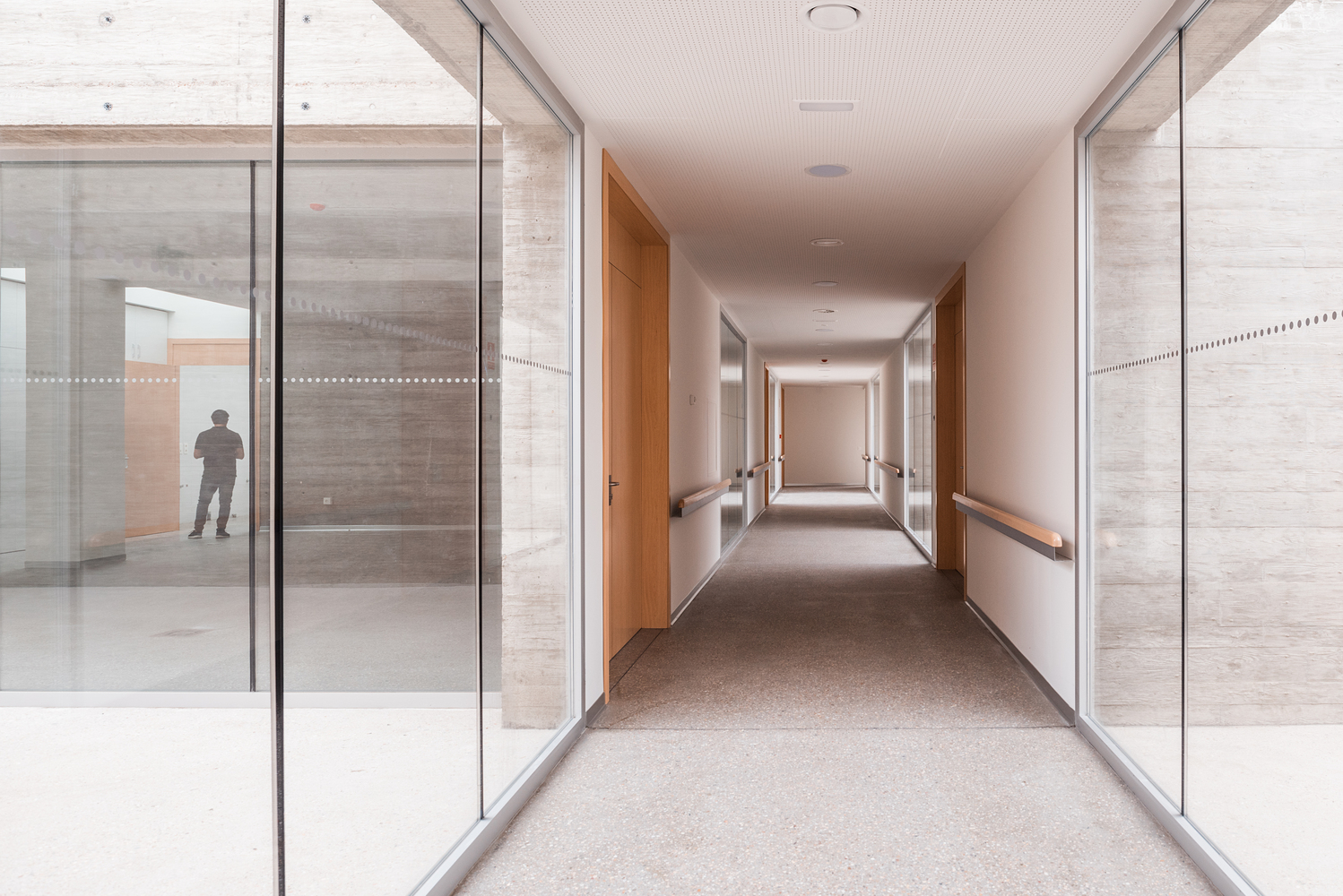 西班牙阿尔茨海默氏病患者日托中心丨studioVRA-21