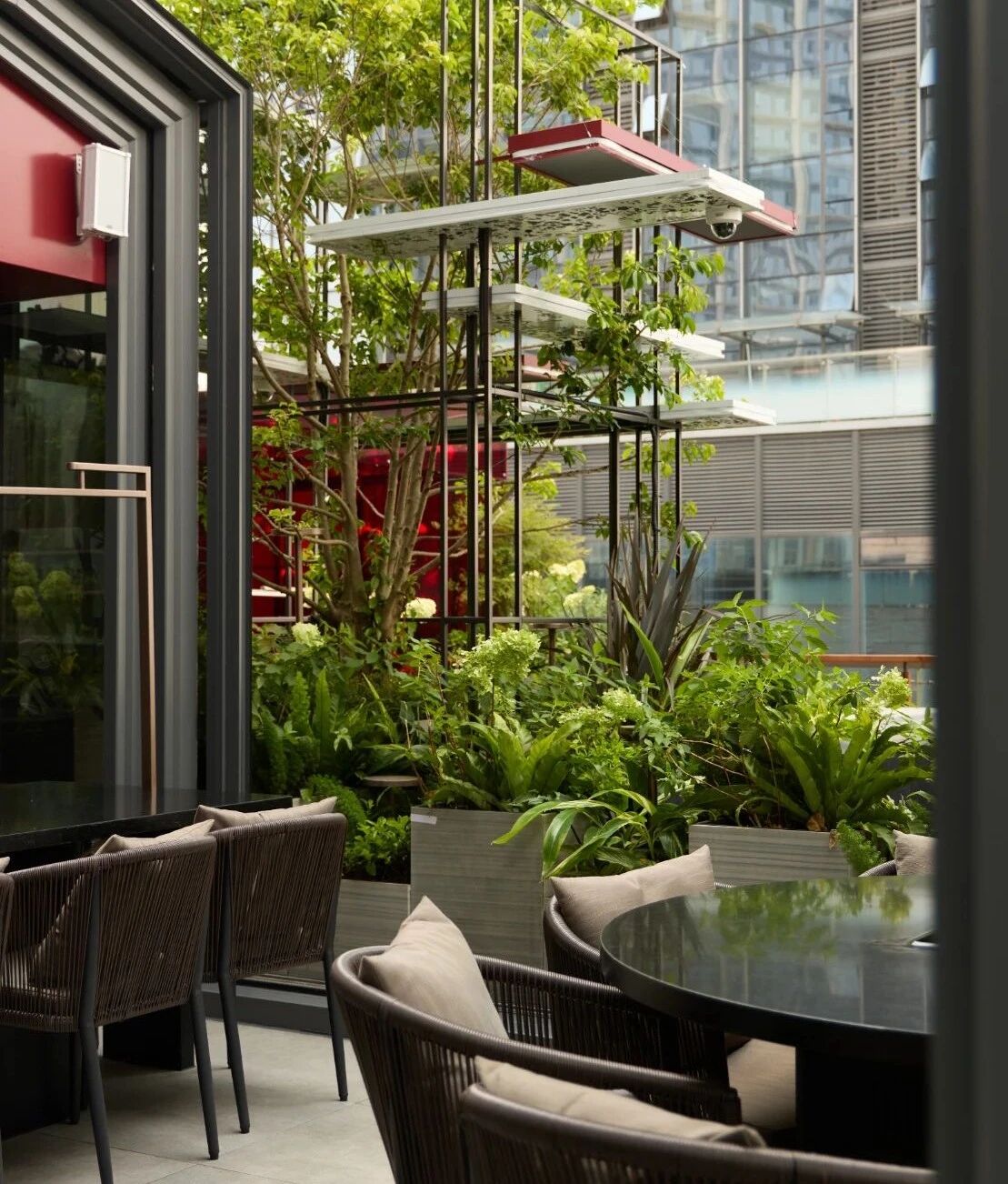 海底捞火锅  东莞松山湖创新店丨中国东莞丨汤物臣•肯文创意集团-83