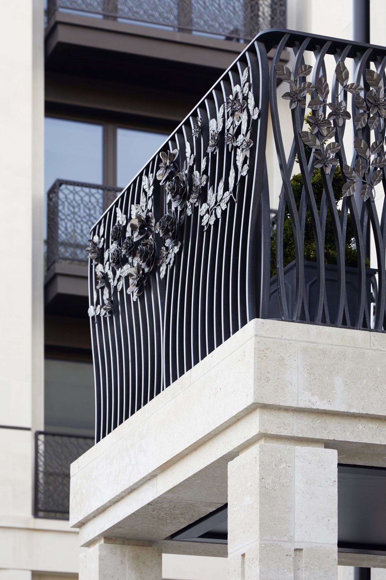 英伦经典与现代结合设计典范 | Chelsea Barracks-11