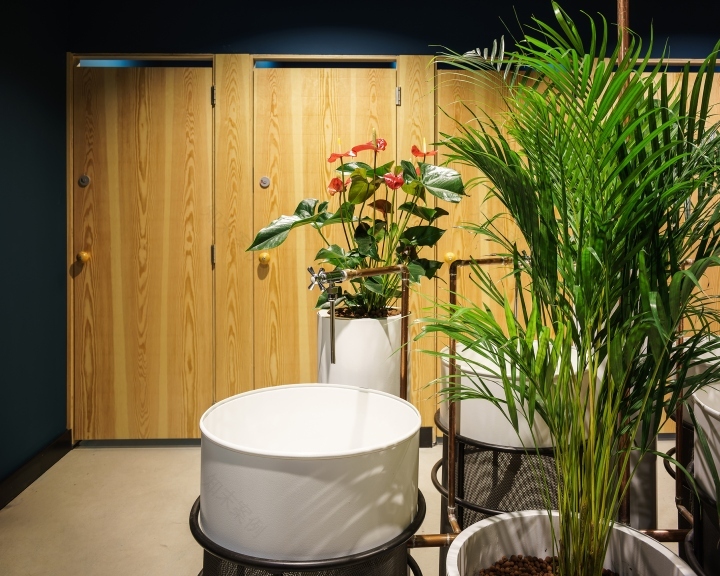 Bucharest 电车餐厅 · Yellow Office 的工业风设计-33