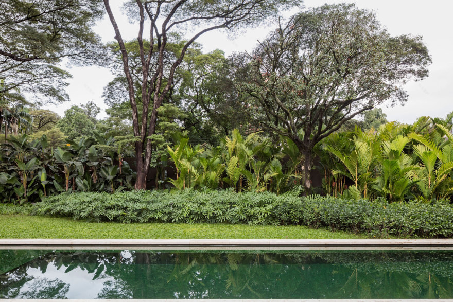 热(JE)居所 + 附属建筑
注:这里Ane·o推测可能是anexo (在葡萄牙语、西班牙语等语言里有附属建筑、附加物等意思 ),因根据现有信息难以百分百确认,若与实际不符,请补充更多背景信息 丨Cape VerdePaul丨Jacobsen Arquitetura-37