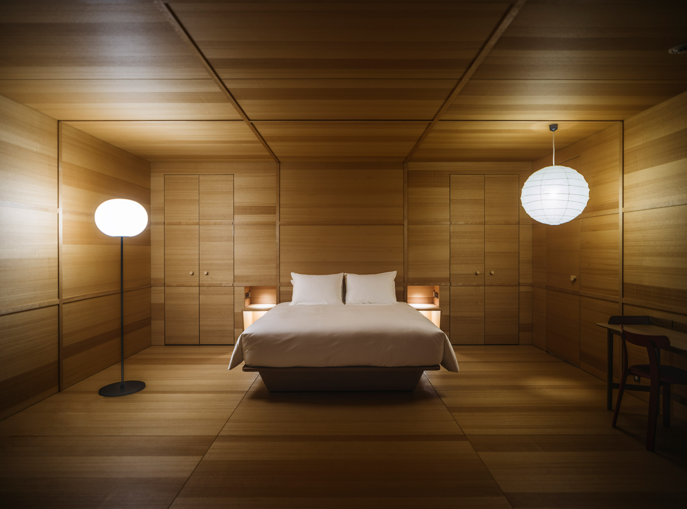 日本酒店翻新变身城市客厅 绿色山坡成新地标-21