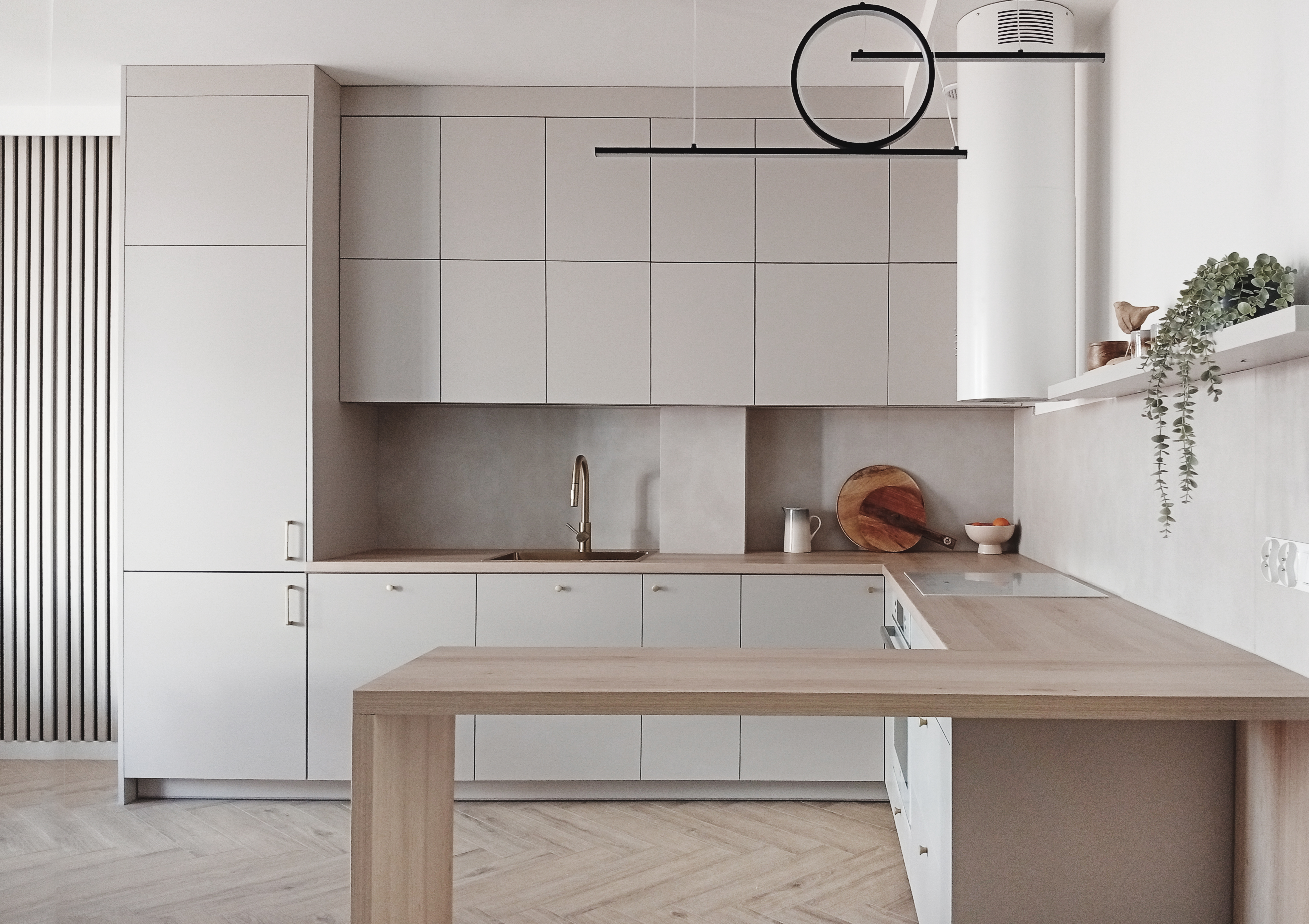 小inko 1 厨房

注：Koninko可能是一个特定名称，这里音译为小inko ，若有更准确的背景信息，可使翻译更精准 丨PolandKonin-10