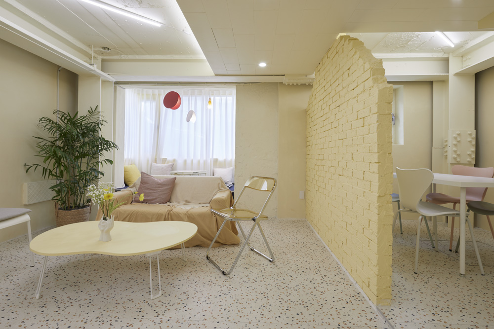 柔和色彩的 25 平米咖啡厅设计-6