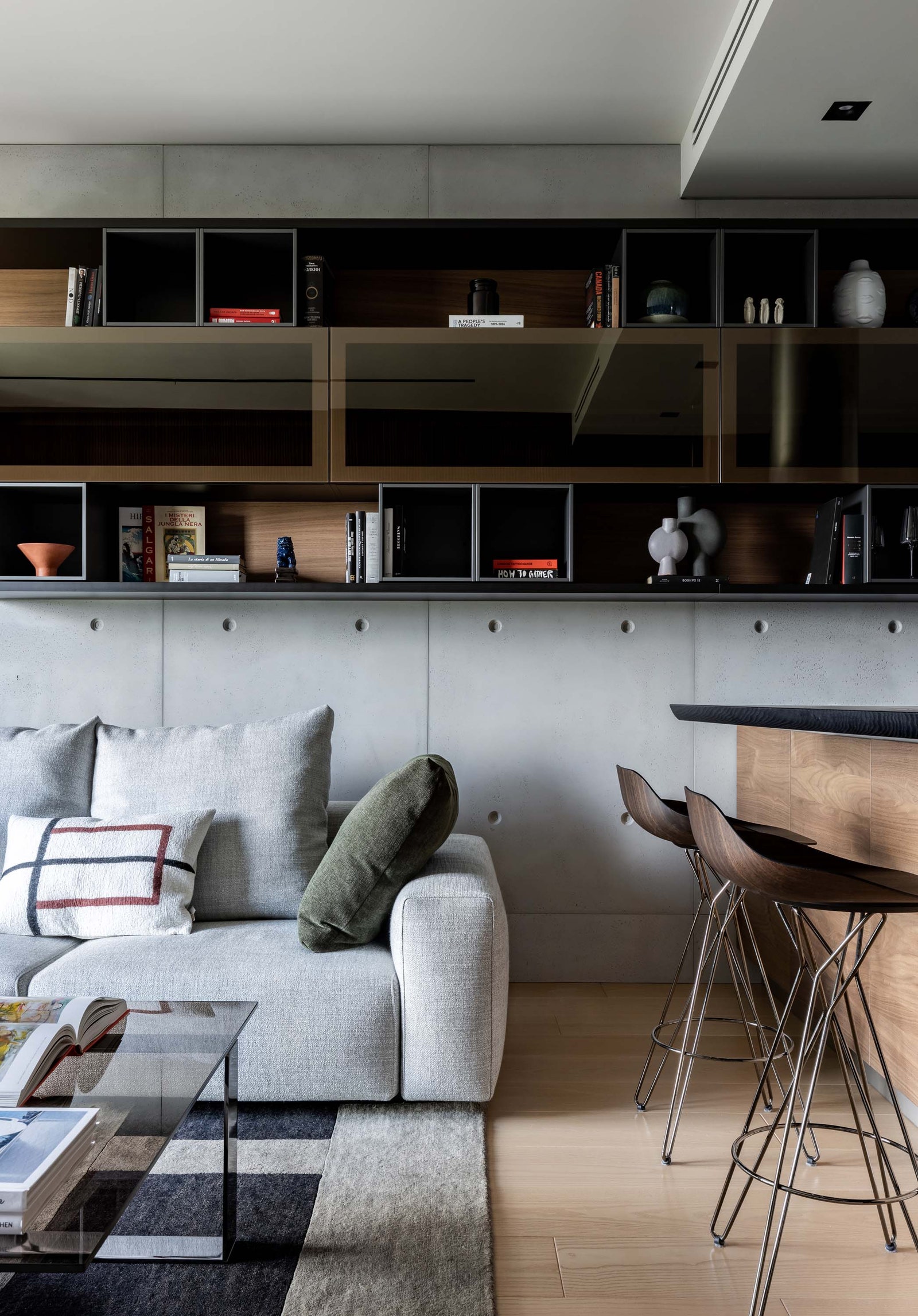 隐藏式储物系统 | 打造整洁又美观的客厅-34