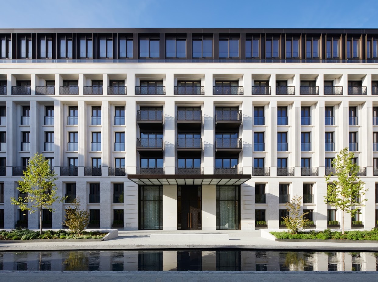 英伦经典与现代结合设计典范 | Chelsea Barracks-18