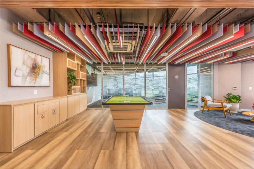 TOTVS 公司总部 | 木质与玻璃的现代企业空间-3