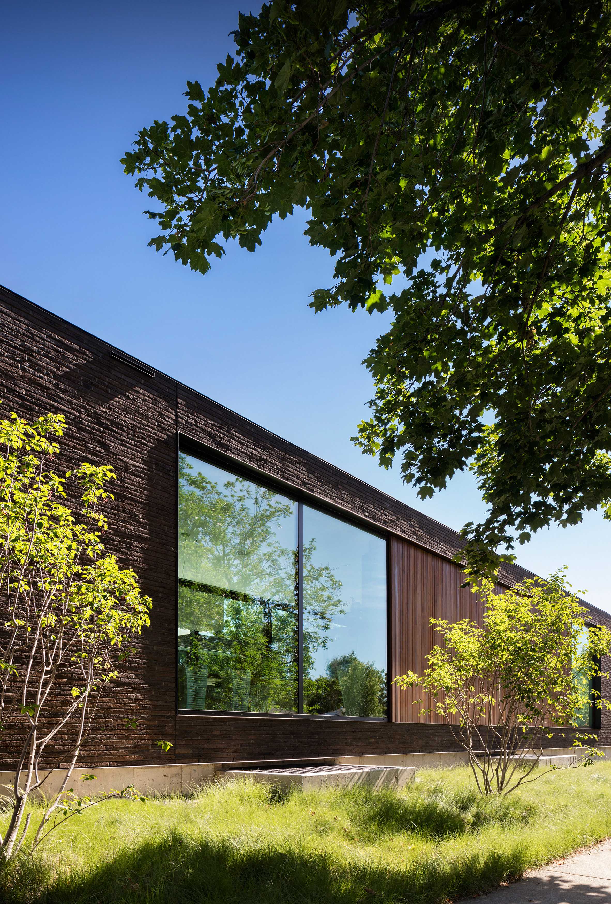 Studio B creates rectangular brick home for historic Denver neighbourhood-6