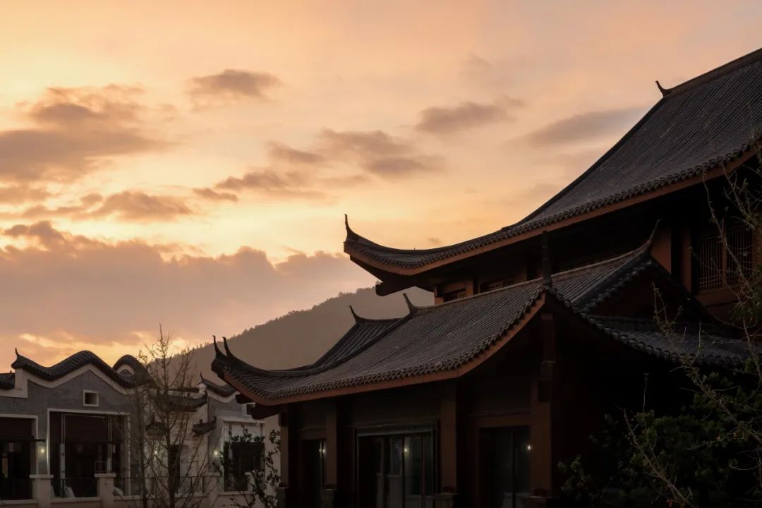 融创·凤凰山国际文旅小镇销售中心丨中国昭通丨元禾大千(软装),重庆默存室内装饰设计咨询有限公司(硬装)-8