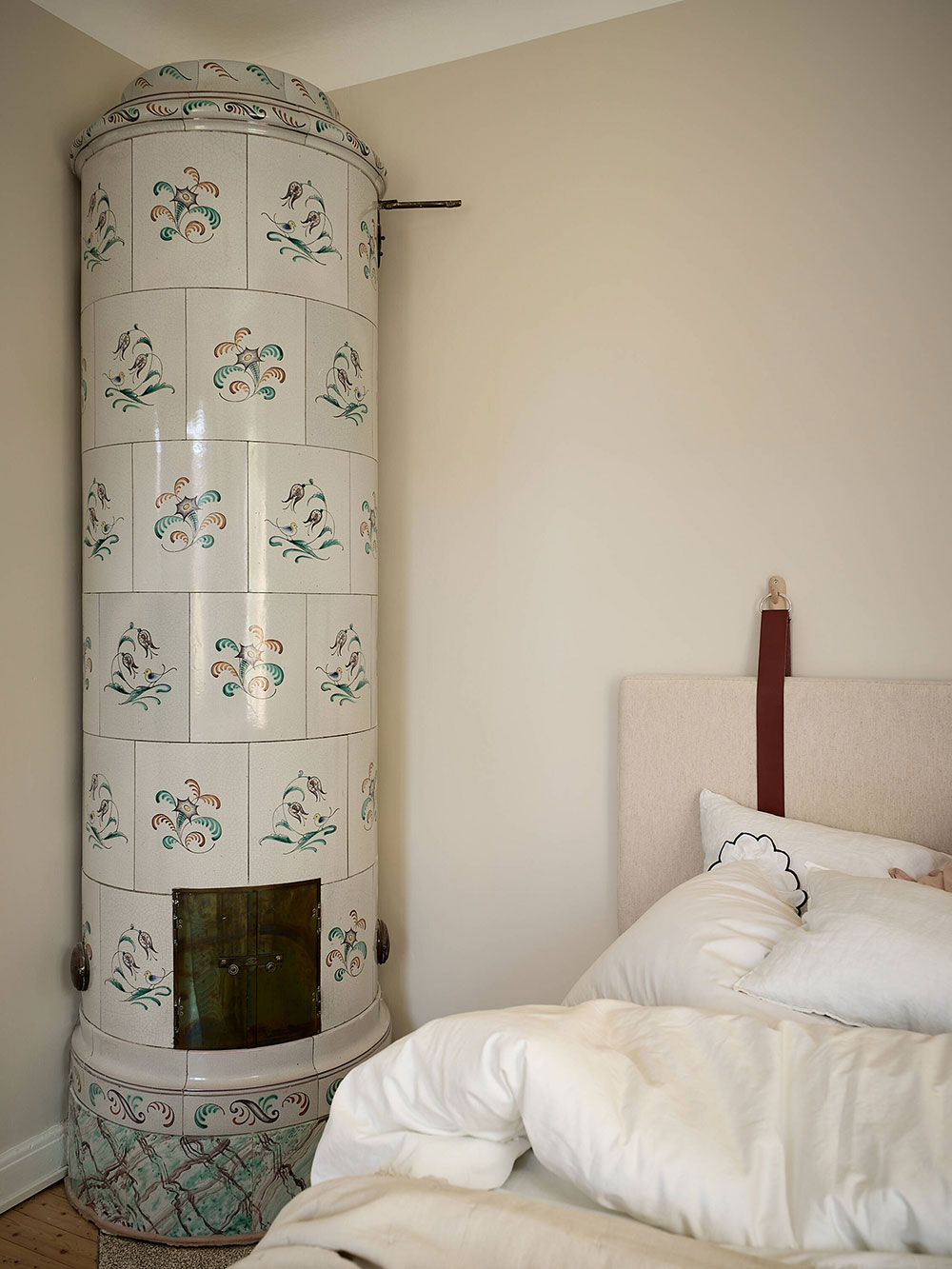 瑞典 60 平米温馨公寓，丰富纺织品打造舒适氛围-17