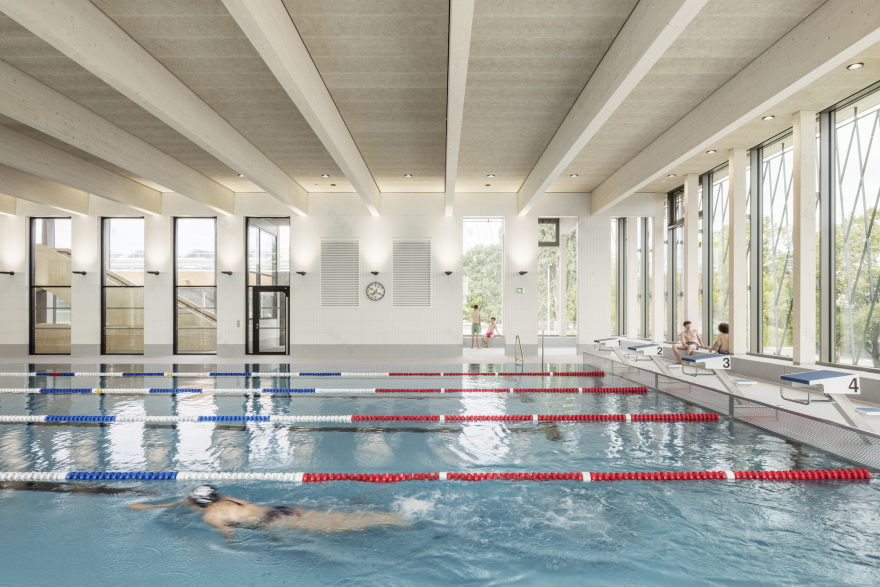 Public Swimming Pool Großfeldsiedlung / Illiz Architektur-34