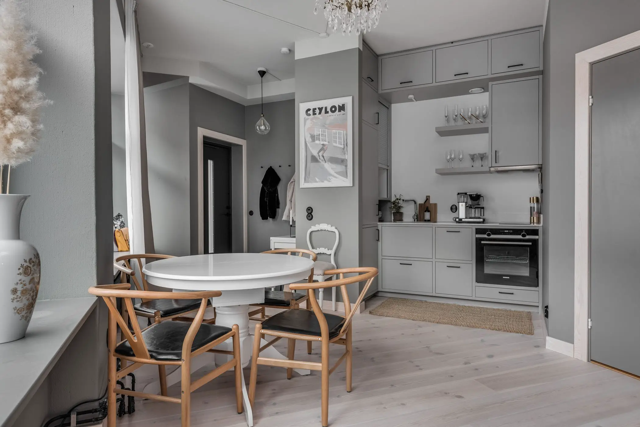 35m2 灰色调瑞典工作室公寓设计-1