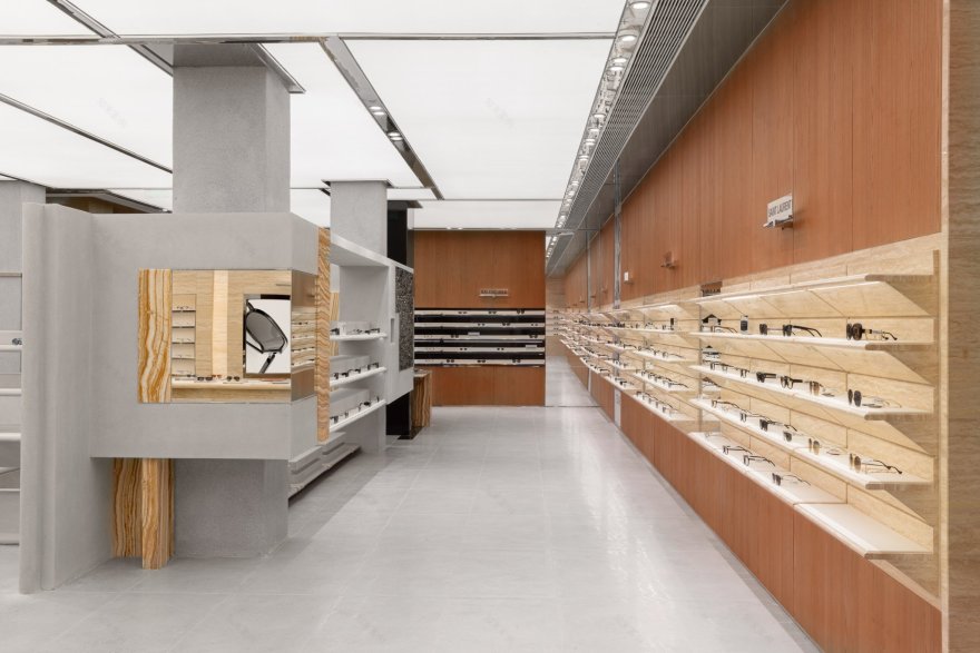 暴龙旗舰店
注:BOLON通常是眼镜品牌暴龙的英文名称,结合语境这里翻译为暴龙旗舰店 丨未明确具体设计公司,设计总监为Jingze Li-19