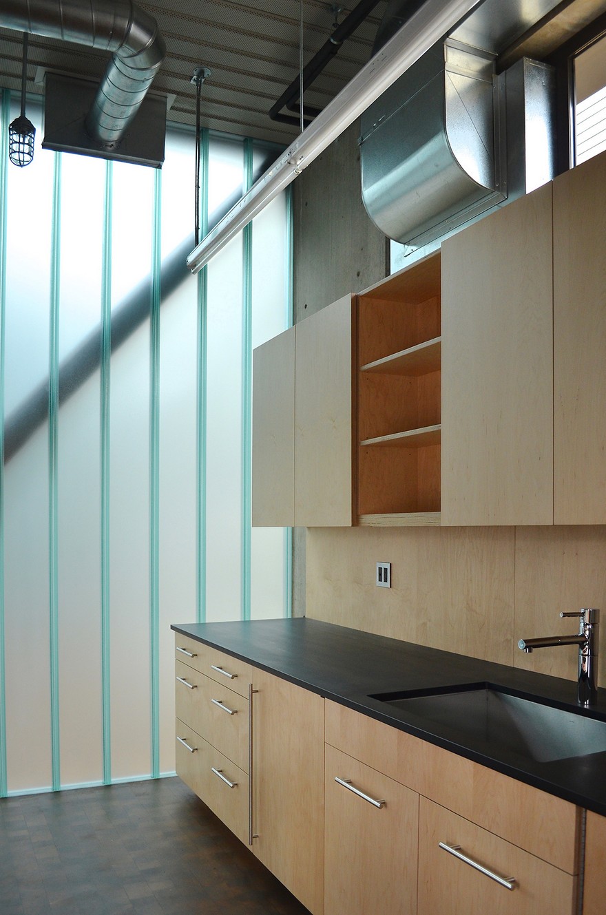 Contemporary Industrial House Features an Expressive Interior of Raw Steel-15