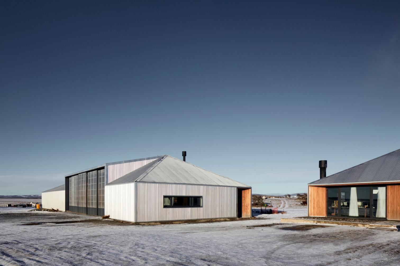 阿根廷 Patagonia 牧场改建，简约实用融入当地传统-15