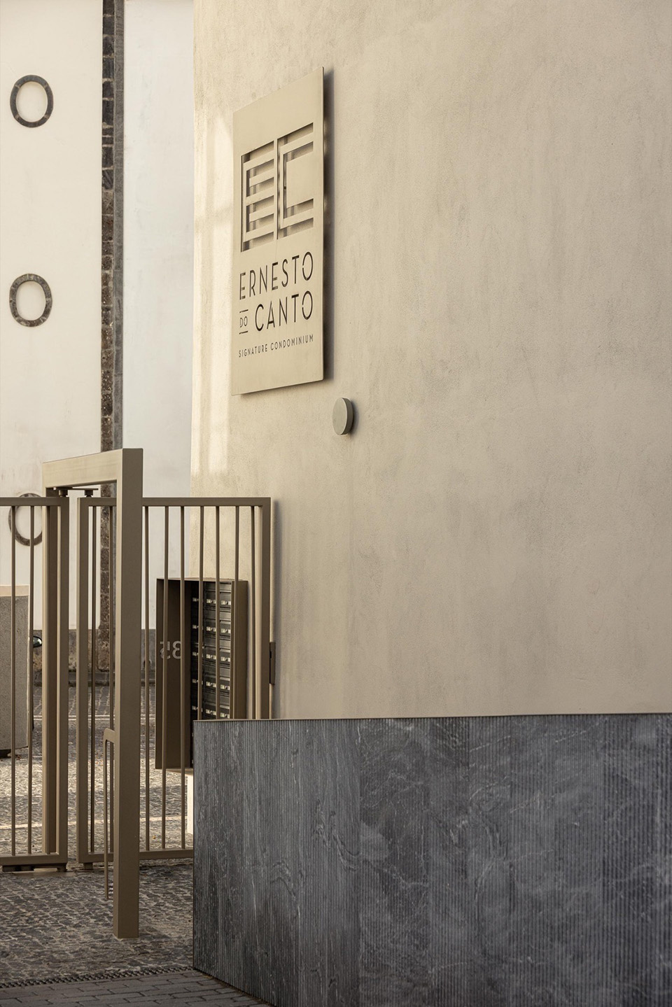 ERNESTO DO CANTO住宅区丨葡萄牙蓬塔德尔加达丨BOX arquitectos-230