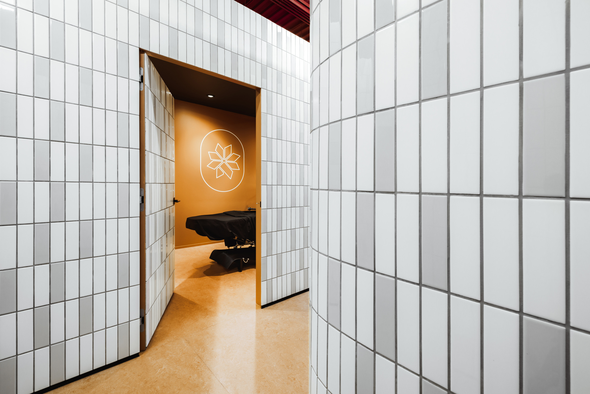 美容编辑诊所丨加拿大丨Sturgess Architecture,Bold Workshop-18