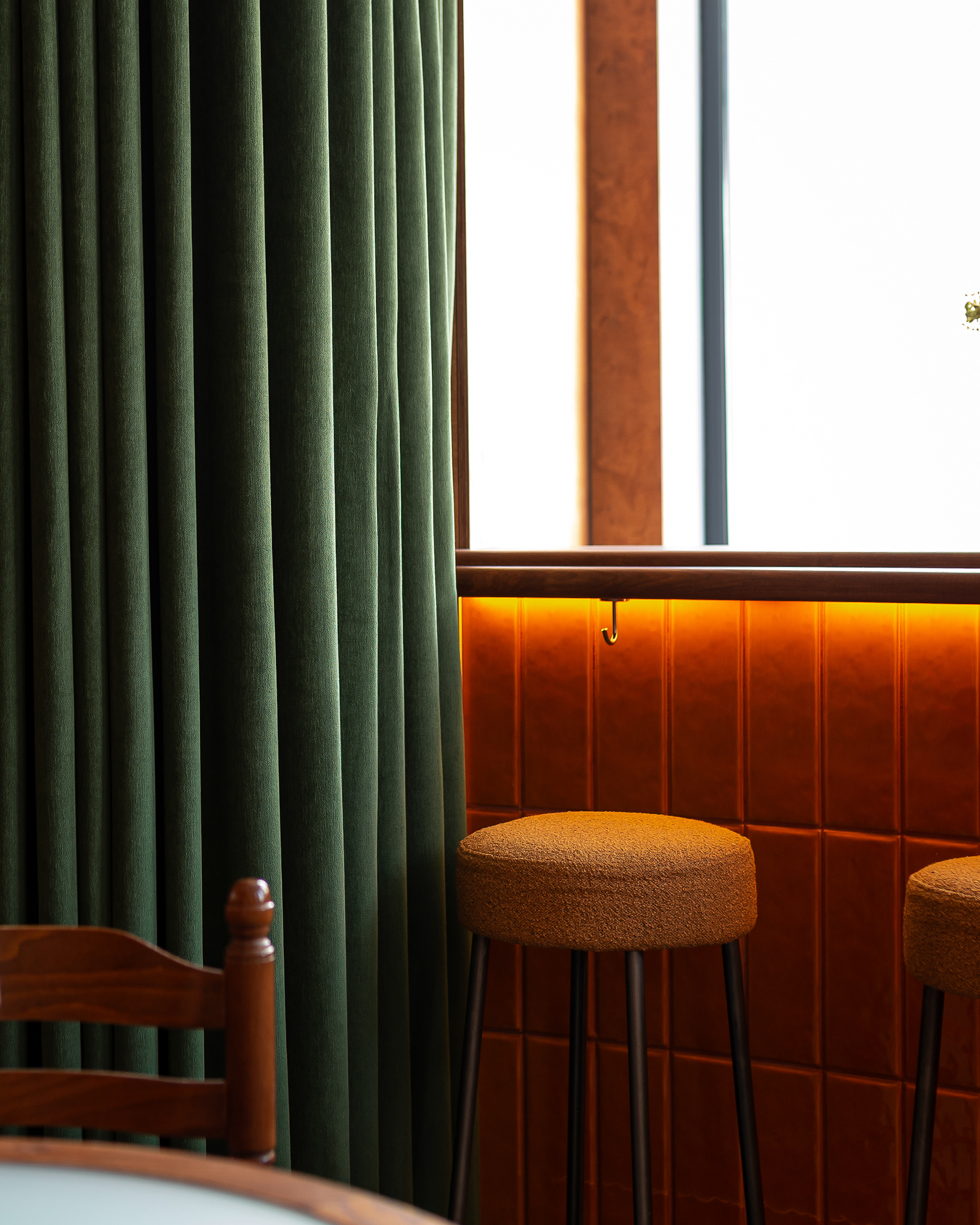 爱芝野甜品酒吧

注：由于OI CHI YE可能并非常见词汇，推测为品牌名音译，这里按发音给出一种可能的翻译，若有特定含义请提供更多背景信息 丨乌克兰基辅-16