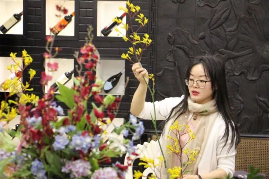 河北建筑装饰协会 | 红酒与花的艺术融合-20