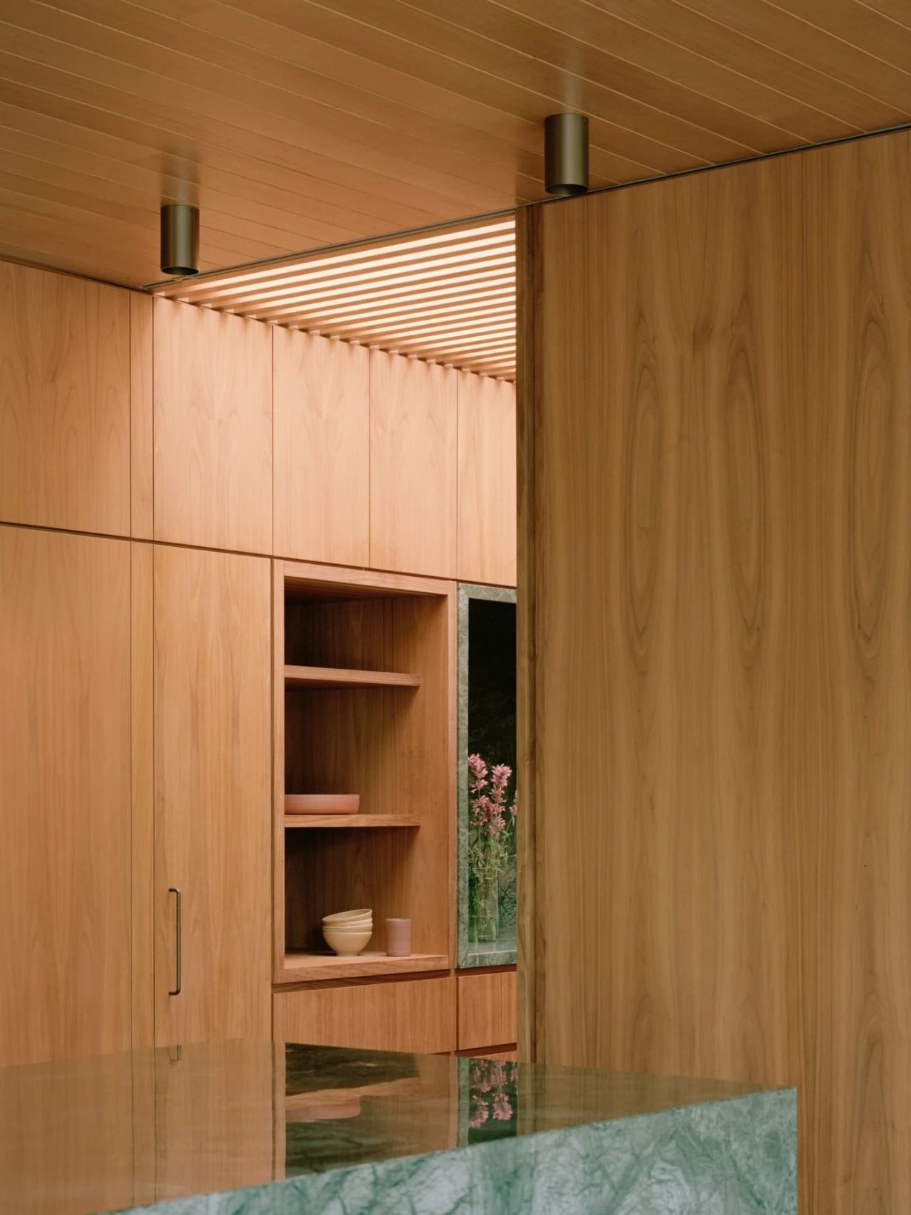 折线形屋顶房子丨澳大利亚墨尔本丨Studio Bright-0