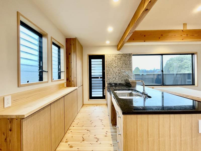 富士山一望！2阶Living的太阳能系统微风自然素材住宅丨探彩工房建築設計事務所-26