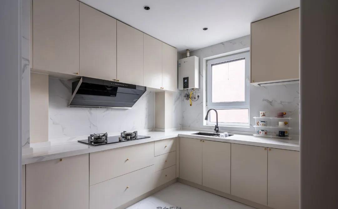 日落灯下的简约治愈之家-39