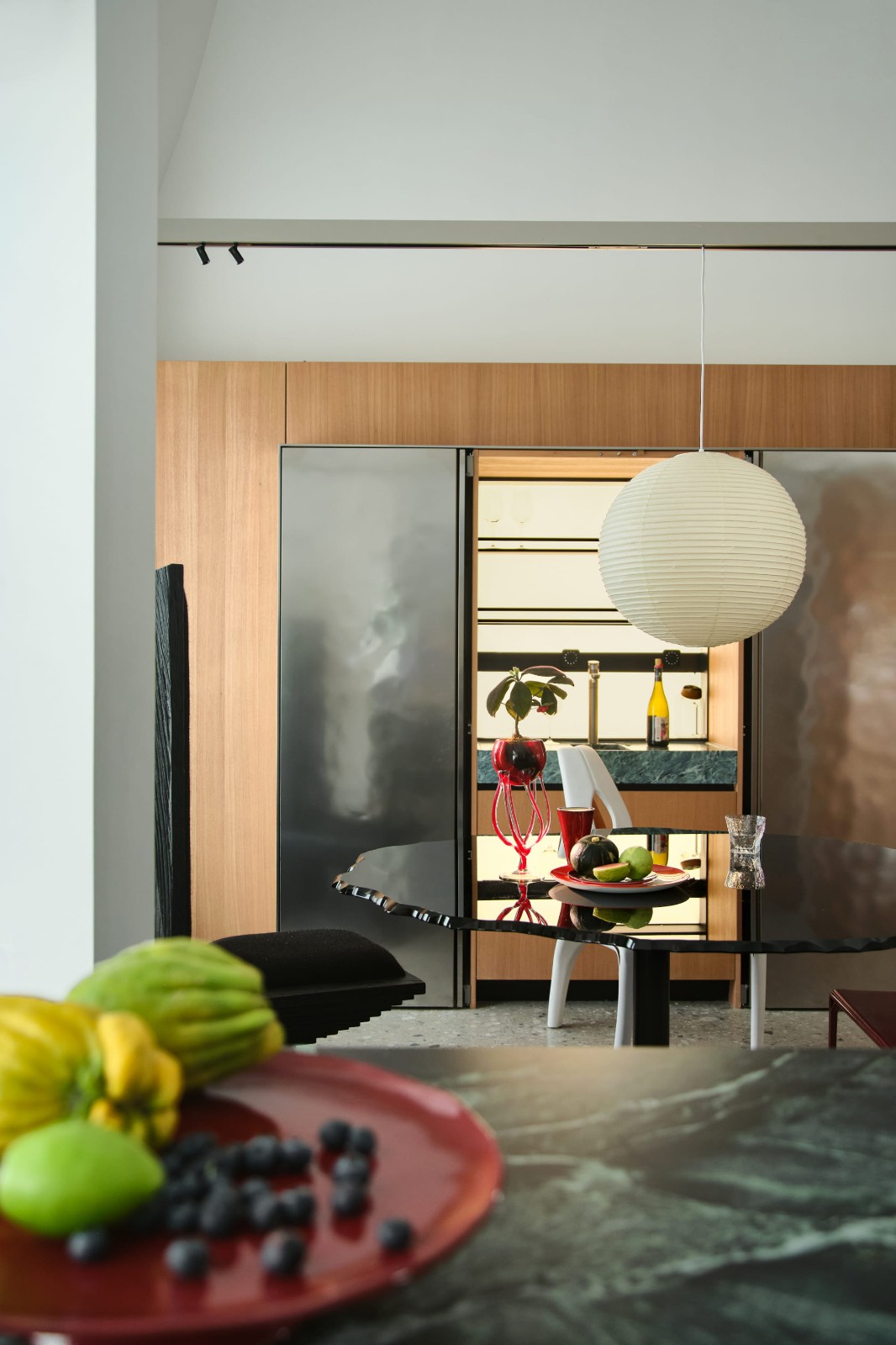 现代折衷与艺术的交织:复式空间“不被定义的家”设计丨HURR赫设计-26