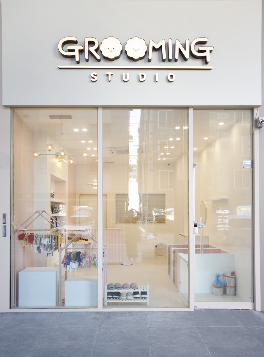 粉色调的梦幻美容室 | 格雷厄姆·斯图迪奥的精彩设计-2